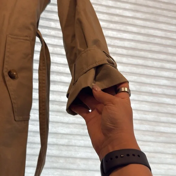 Banana Republic Beige Trench Coat - Picture 4 of 5